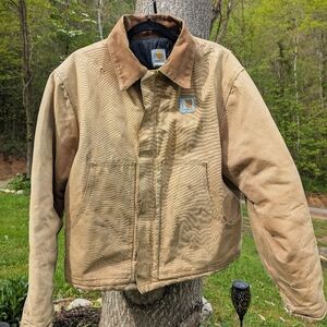 Vintage Carhartt canvas work jacket. Please see measurement